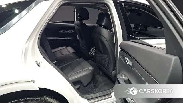 Genesis GV70 2023 Белый из Кореи, фото 2