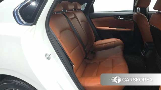 Kia The New K3 2nd generation 2022 Белый из Кореи, фото 2