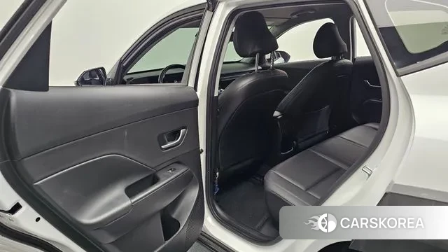 Hyundai Kona (SX2) 2023 Белый из Кореи, фото 2