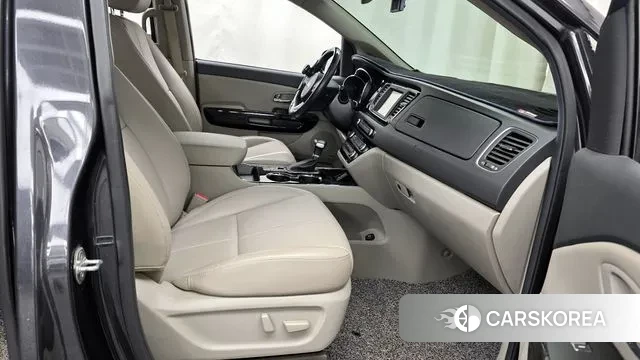 Kia The New Carnival 2019 Серый из Кореи, фото 2