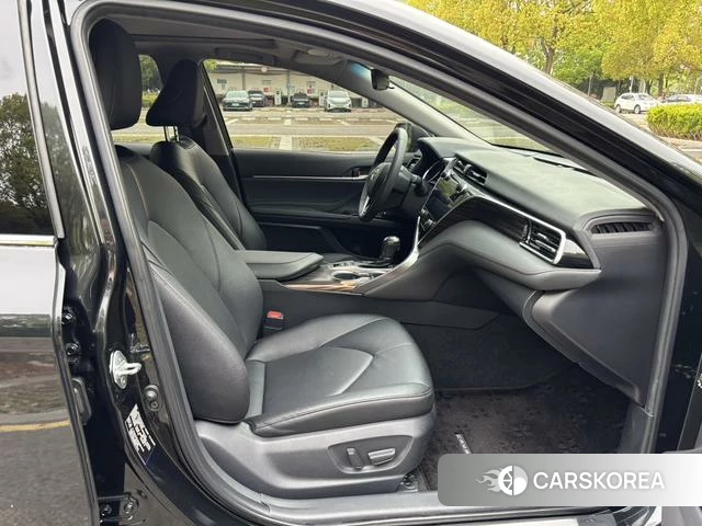 Toyota Camry 2021 Черный из Китая, фото 2