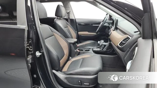 Kia Seltos 2021 Черный из Кореи, фото 2