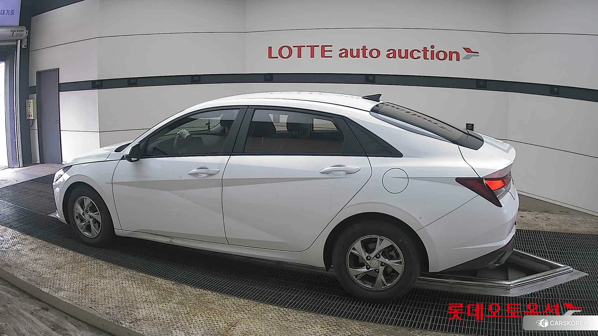 Hyundai Avante 2021 Polar White из Кореи, фото 2