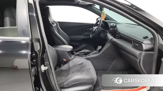 Hyundai Veloster (JS) 2022 Черный из Кореи, фото 2