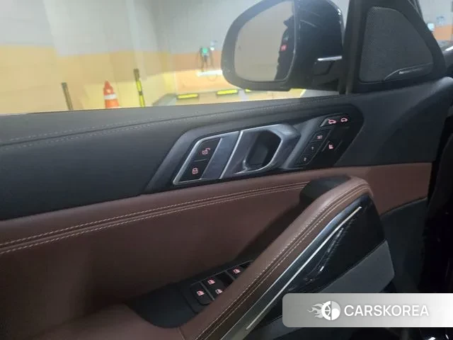 BMW X6 (G06) 2025 Черный из Кореи, фото 2