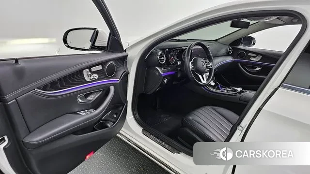 Mercedes-Benz E-Class W213 2020 Белый из Кореи, фото 2