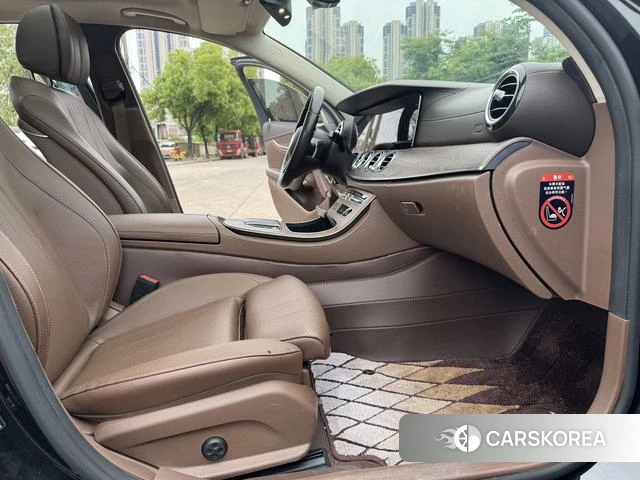 Mercedes-Benz E-class 2022 Черный из Китая, фото 2