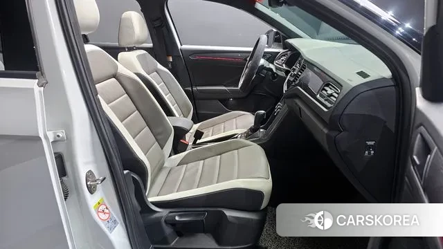 Volkswagen T-Roc 2022 Белый из Кореи, фото 2