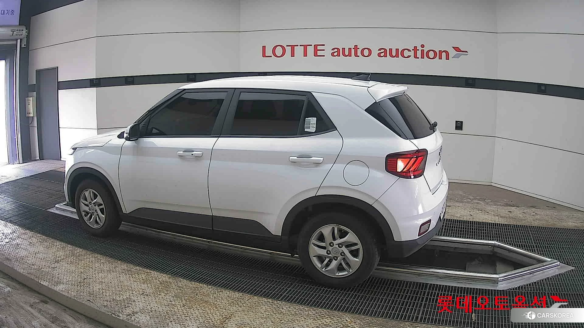 Hyundai Venue 2020 Polar White из Кореи, фото 2