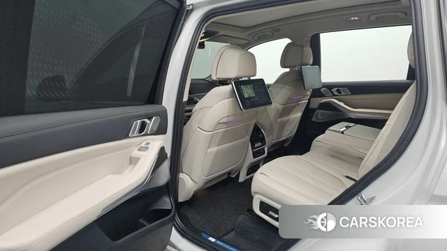 BMW X7 (G07) 2022 Белый из Кореи, фото 2