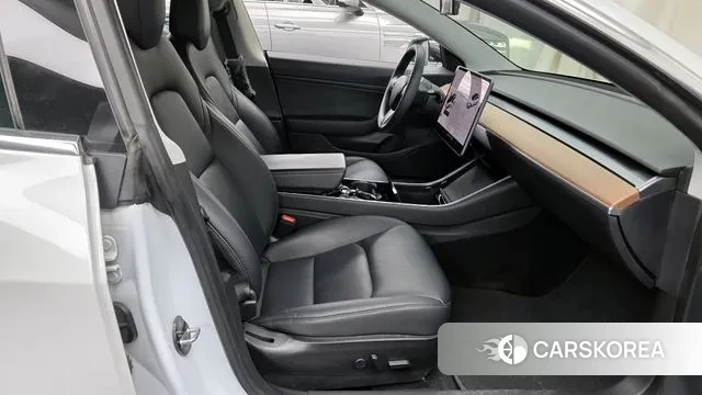 Tesla Model 3 2020 Белый из Кореи, фото 2