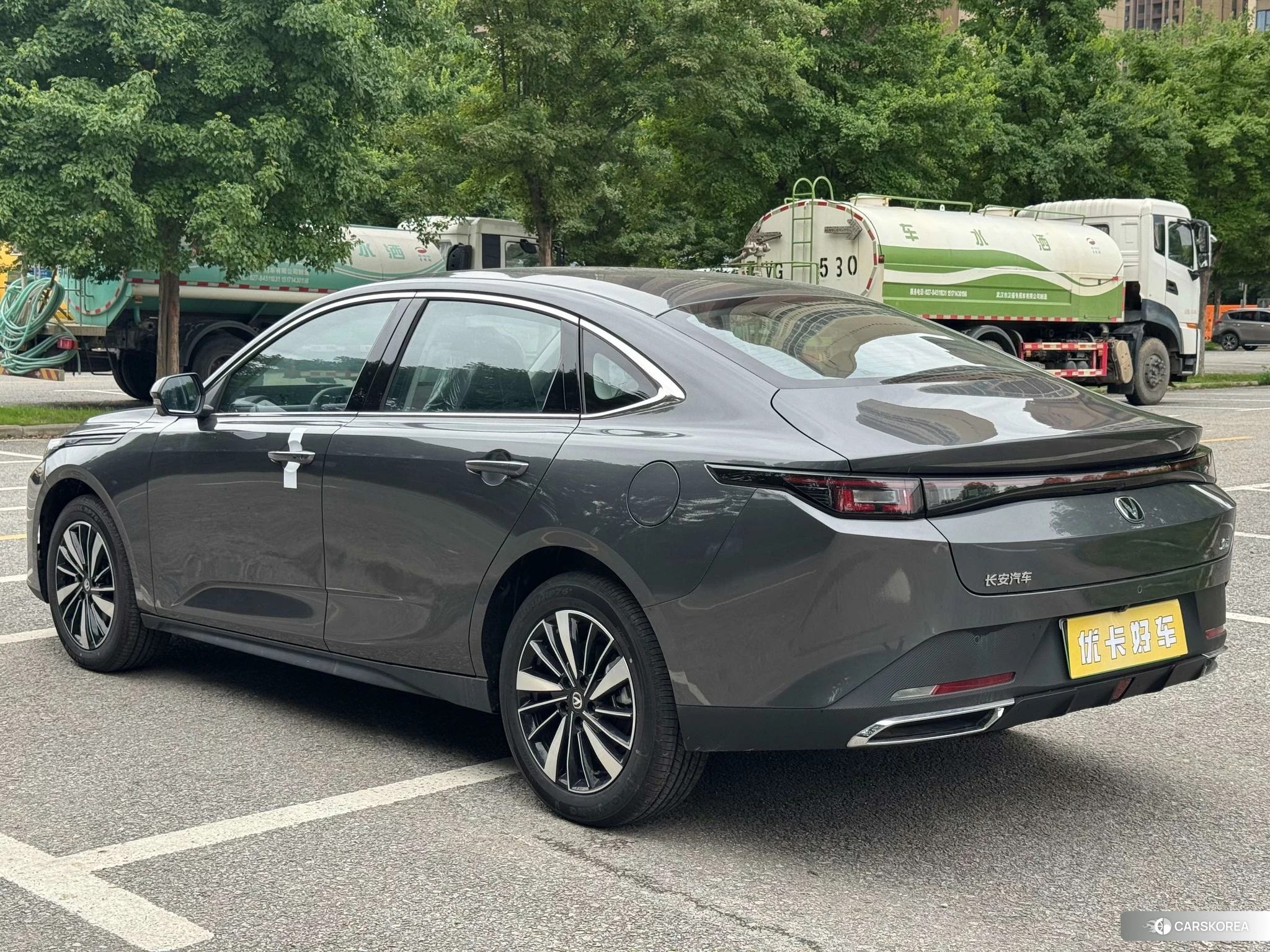 Chang'an Yidong PHEV 2025 Темно-серый из Китая, фото 2