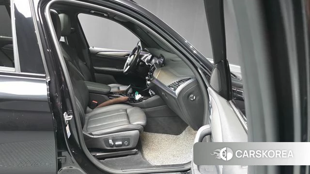BMW X3 (G01) 2021 Черный из Кореи, фото 2