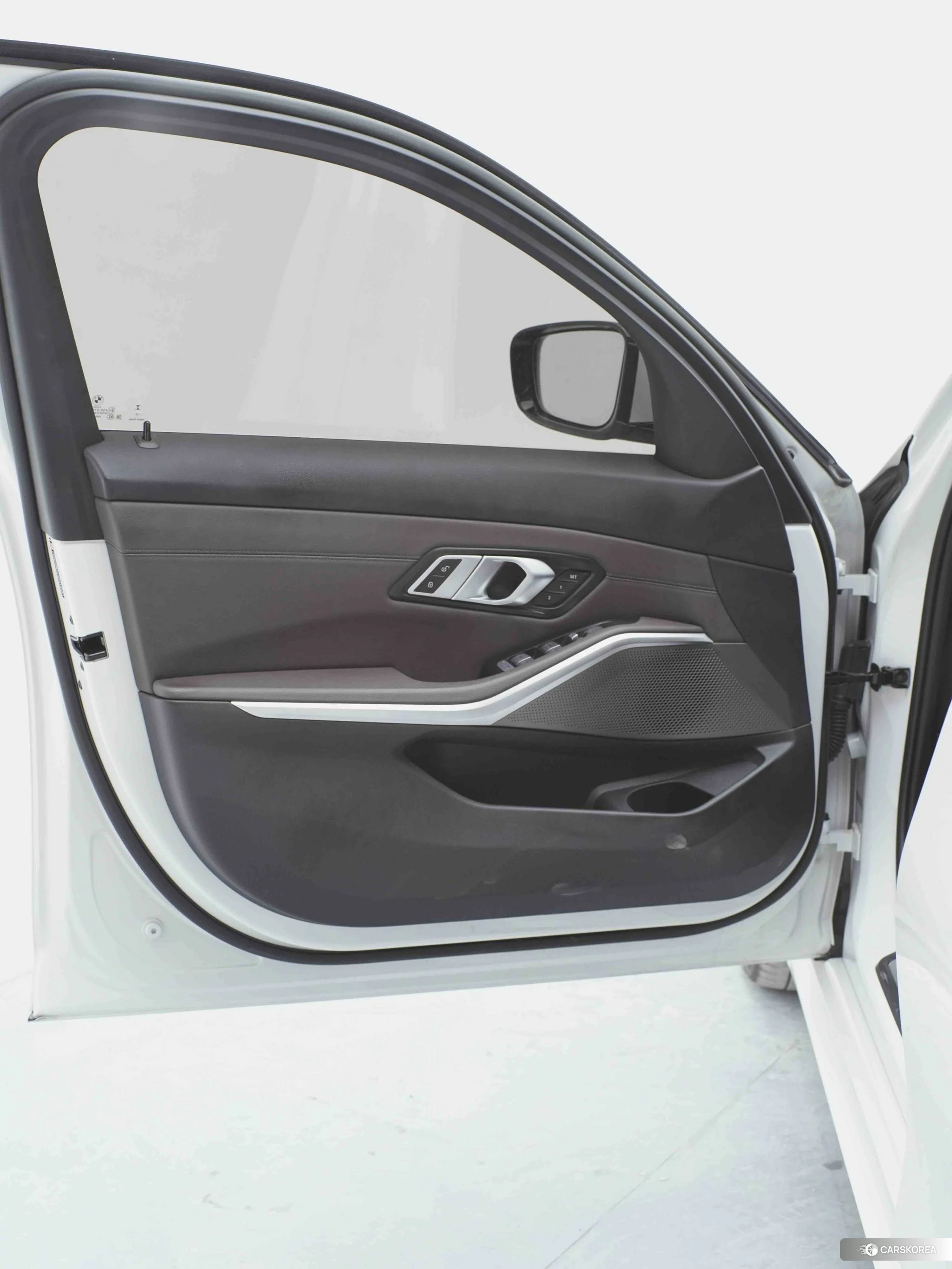 BMW 3 series 2022 Белый из Китая, фото 2