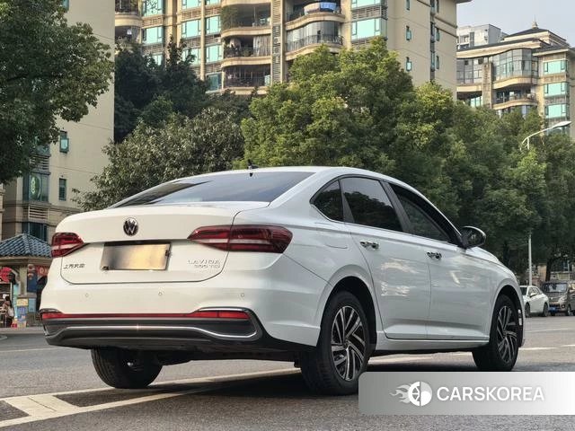 Volkswagen Lavida 2023 Белый из Китая, фото 2