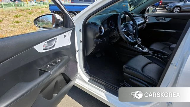 Kia The New K3 2nd generation 2022 Белый из Кореи, фото 2