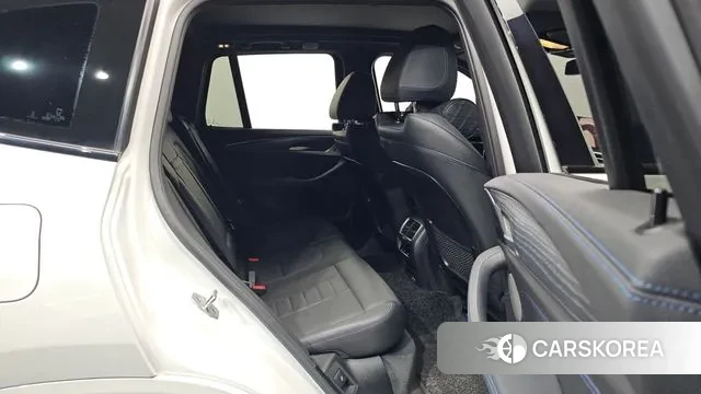 BMW iX3 2023 Белый из Кореи, фото 2