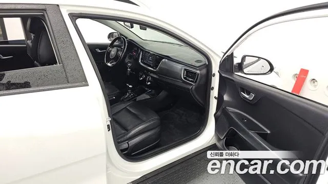 Kia Stonic 2018 Белый из Кореи, фото 2