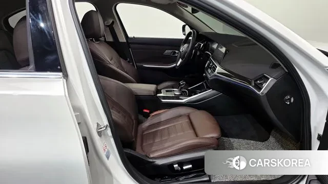 BMW 3 Series (G20) 2021 Белый из Кореи, фото 2