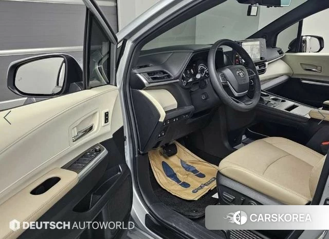 Toyota Sienna 4th Generation 2024 Серебряный из Кореи, фото 2
