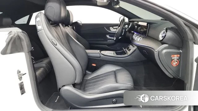 Mercedes-Benz E-Class W213 2023 Белый из Кореи, фото 2