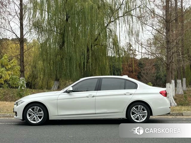 BMW 3 series 2018 Белый из Китая, фото 2