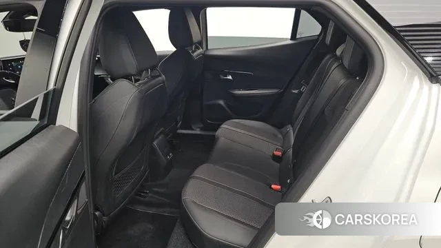 Peugeot e-2008 second generation 2023 Белый из Кореи, фото 2