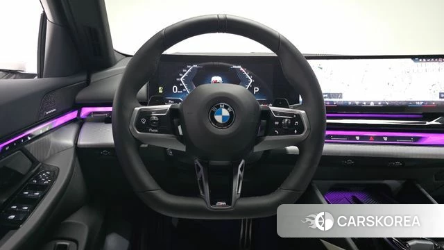 BMW 5 Series (G60) 2025 Белый из Кореи, фото 2