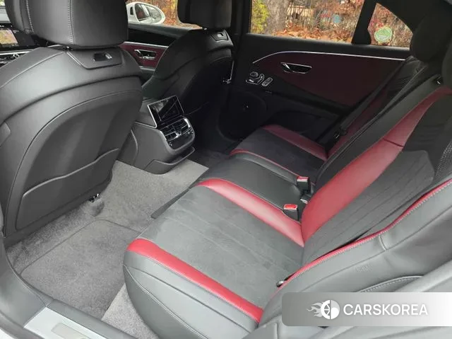 Bentley Flying Spur 3rd Generation 2023 Белый из Кореи, фото 2