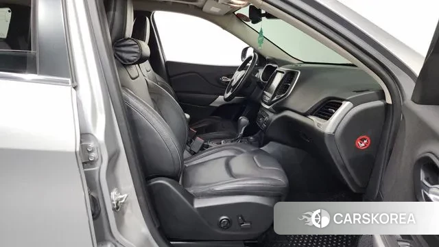 Jeep Cherokee (KL) 2018 Серебристо-серый из Кореи, фото 2