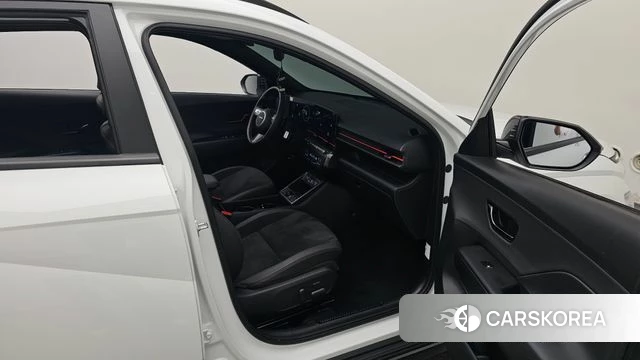 Hyundai Kona (SX2) 2025 Белый из Кореи, фото 2