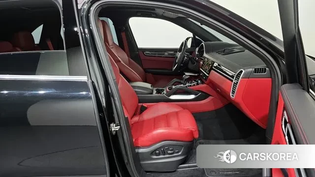 Porsche Cayenne (PO536) 2023 Черный из Кореи, фото 2