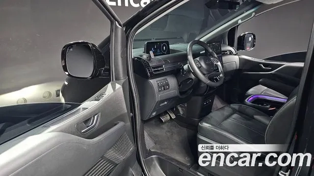 Hyundai Staria 2023 Черный из Кореи, фото 2