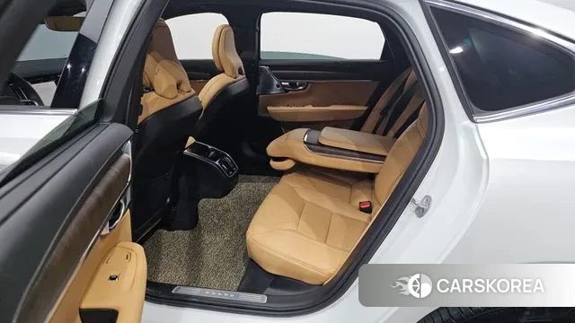 Volvo S90 2024 Белый из Кореи, фото 2