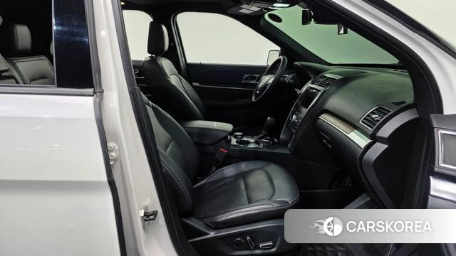 Ford Explorer 2018 Белый из Кореи, фото 2