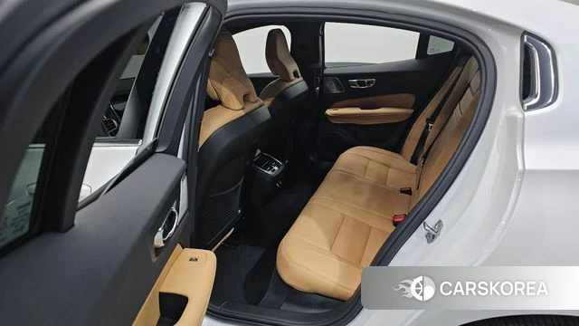 Volvo S60 3rd generation 2020 Белый из Кореи, фото 2