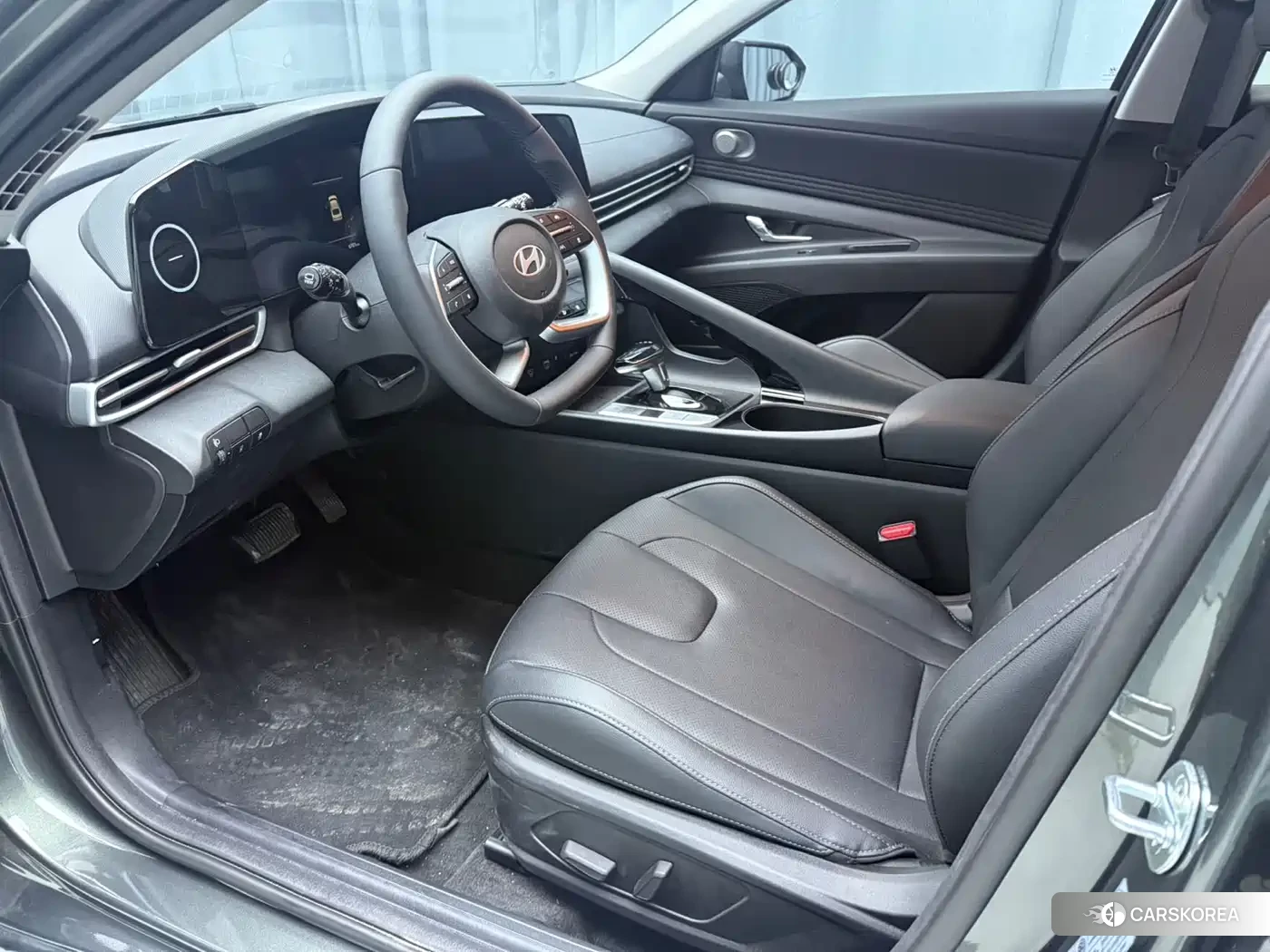 Hyundai Elantra 2023 Зеленый из Китая, фото 2