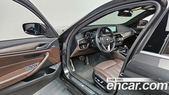 BMW 5 Series (G30) 2018 Серый из Кореи, фото 2