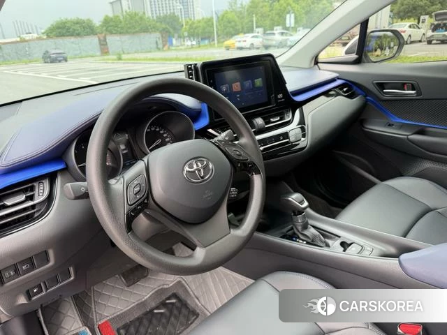 Toyota C-HR 2023 Белый из Китая, фото 2