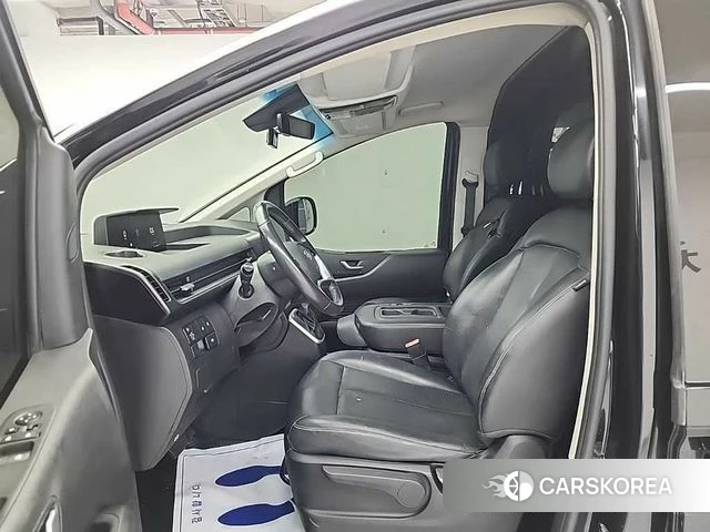 Hyundai Staria 2021 Черный из Кореи, фото 2