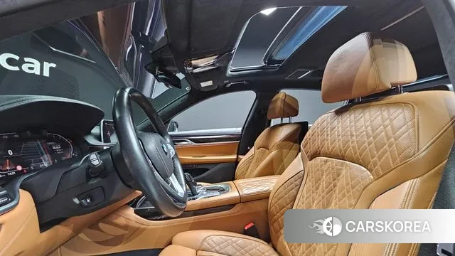 BMW 7 Series (G11) 2020 Песочный из Кореи, фото 2