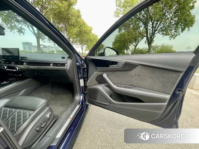 Audi S4 2021 Черный из Китая, фото 2