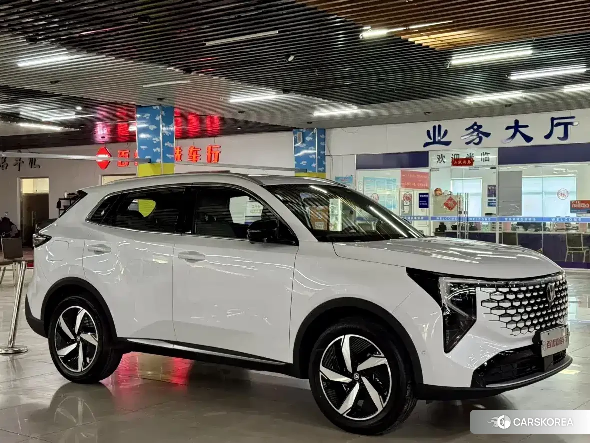 Chang'an CS55PLUS PHEV 2026 Белый из Китая, фото 2