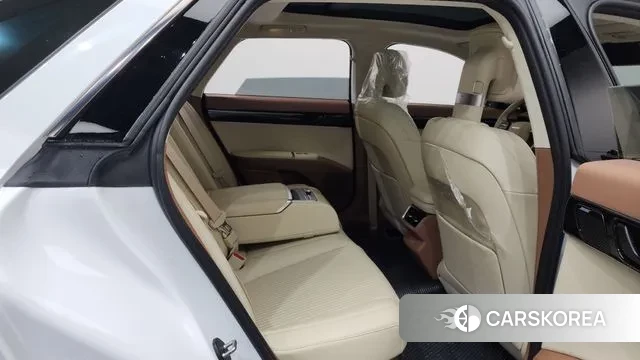 Hyundai Grandeur Hybrid (GN7) 2023 Белый из Кореи, фото 2