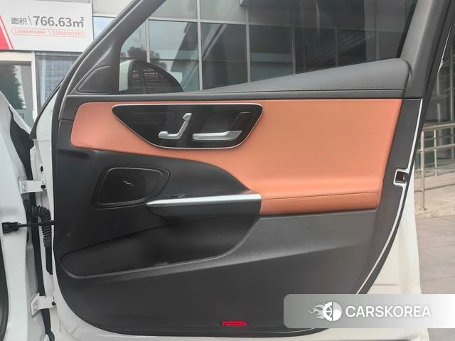 Mercedes-Benz Class C 2023 Белый из Китая, фото 2