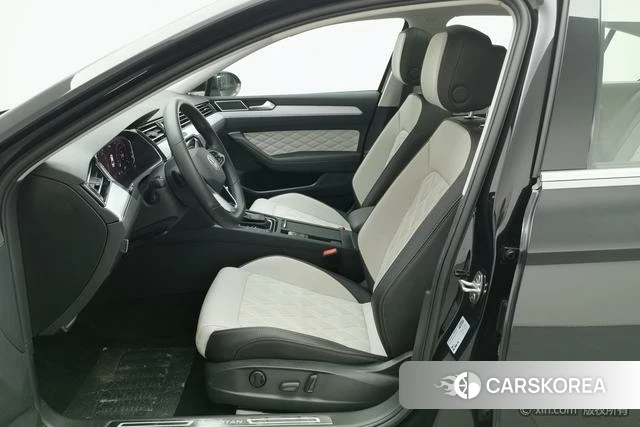 Volkswagen Magotan 2023 Черный из Китая, фото 2