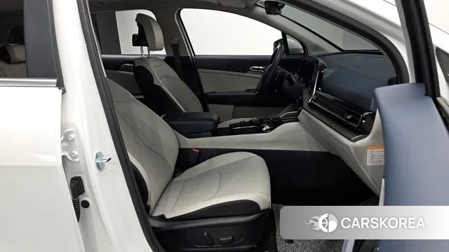 Kia Sportage 5th Generation Hybrid 2023 Белый из Кореи, фото 2