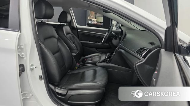 Hyundai Avante AD 2018 Белый из Кореи, фото 2