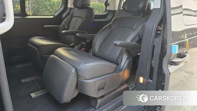 Hyundai Staria 2023 Черный из Кореи, фото 2