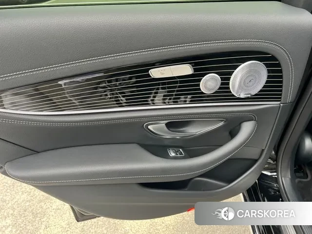 Mercedes-Benz E-Class W213 2021 Черный из Кореи, фото 2